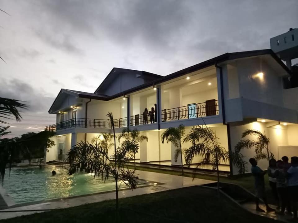 Sea Lagoon Beach Hotel Trincomalee Εξωτερικό φωτογραφία