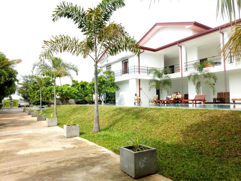 Sea Lagoon Beach Hotel Trincomalee Εξωτερικό φωτογραφία