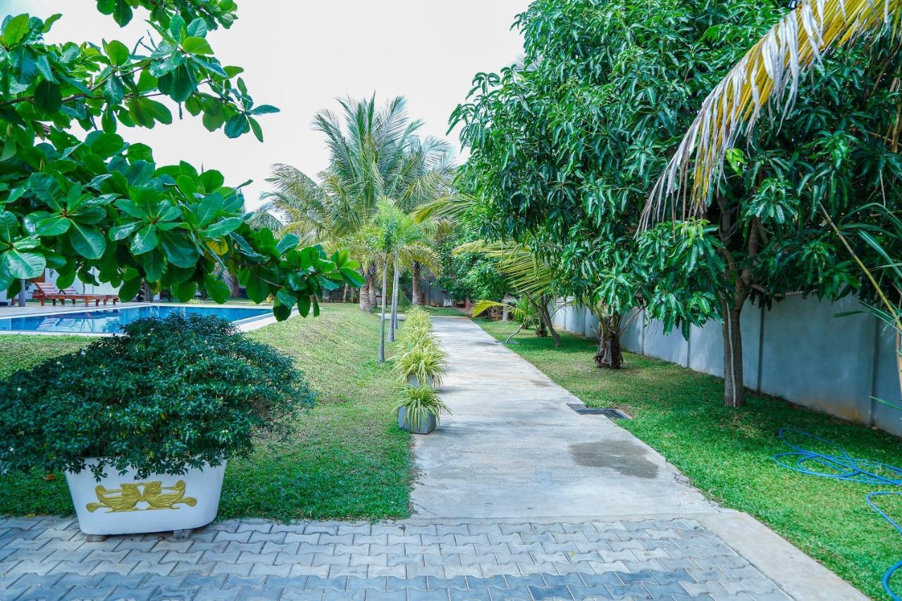 Sea Lagoon Beach Hotel Trincomalee Εξωτερικό φωτογραφία